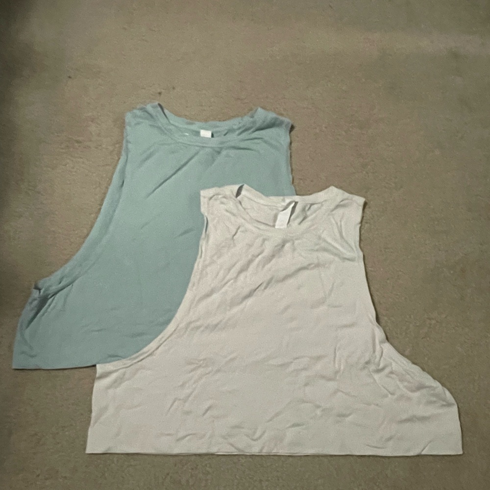 L Avocado workout crop tops